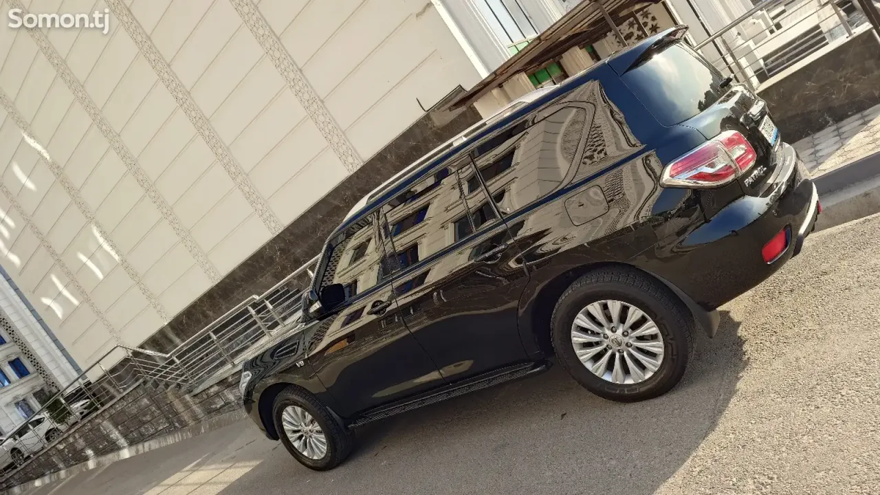 Nissan Patrol 2016 · 5.6 AT