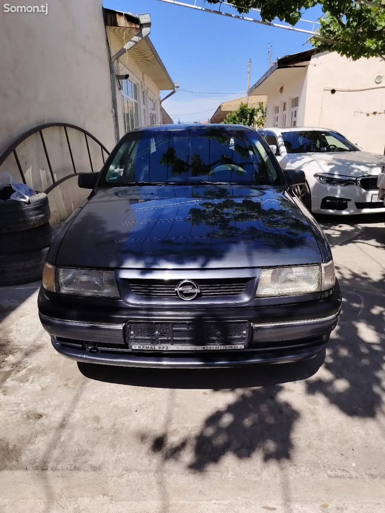 Opel Vectra A 1995 · 1.6 MT