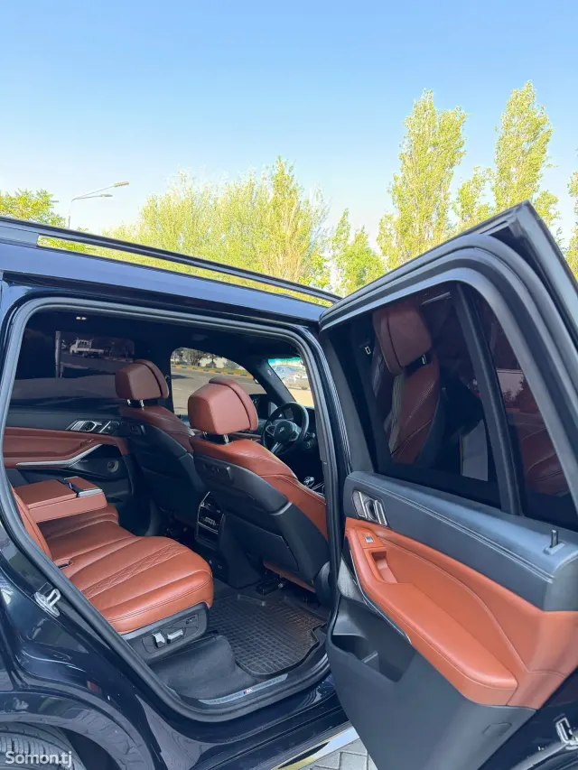 BMW X7 2021 · 4.0 AT