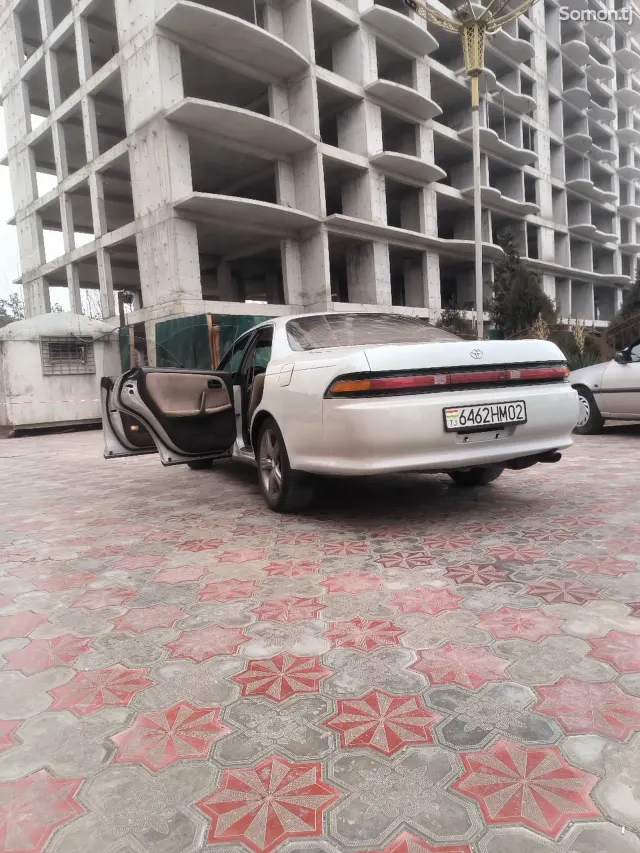 Toyota Mark II 1990 · 2.5 AT