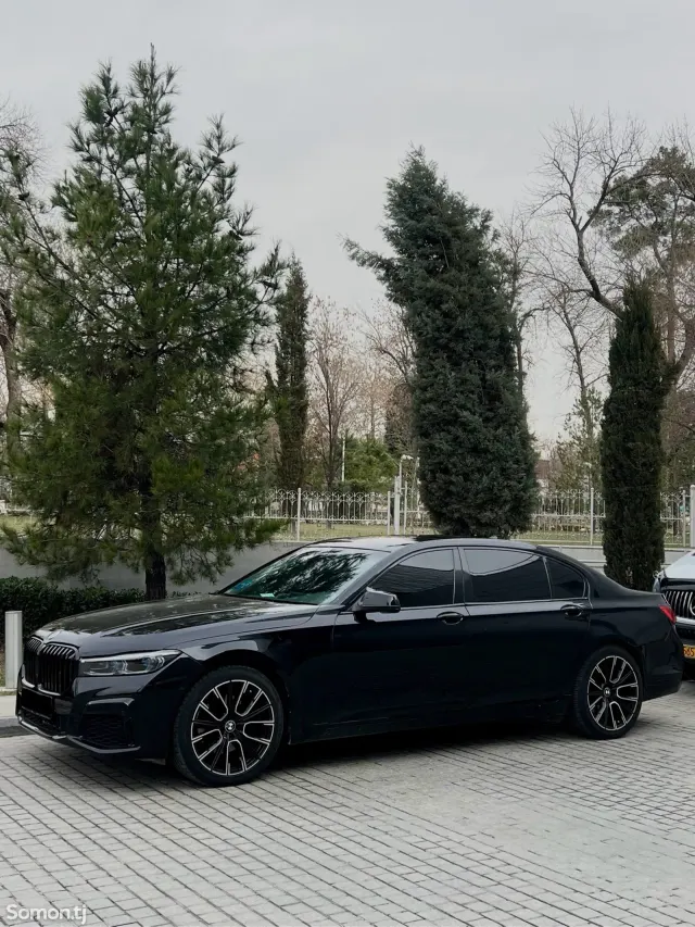 BMW 7 series 2010 · 3.0 AT