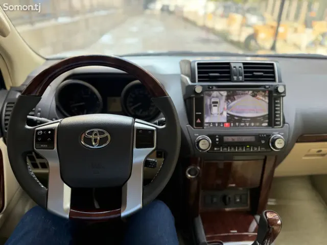 Toyota Land Cruiser Prado 2015 · 4.0 AT