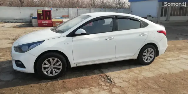 Hyundai Solaris 2018 · 1.4 MT