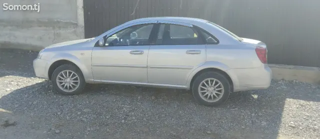 Chevrolet Lacetti 2006 · 1.6 MT
