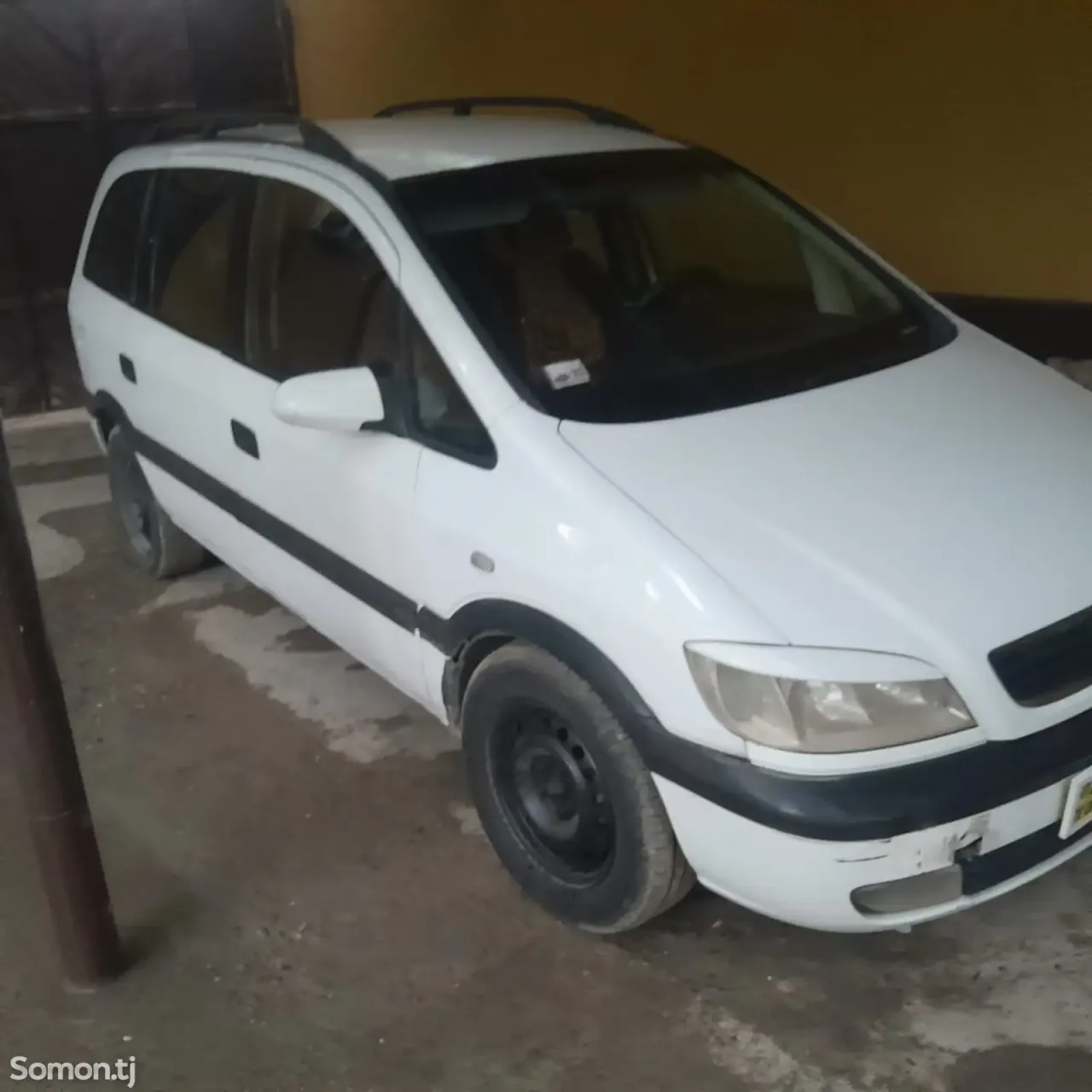 Opel Zafira 1999 · 1.8 MT