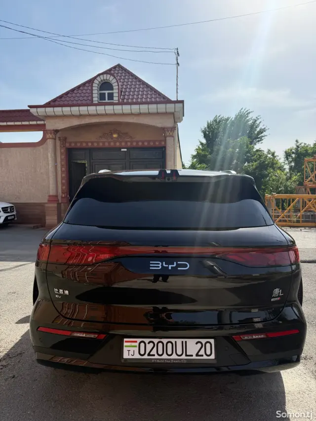 BYD Tang 2025 · AT