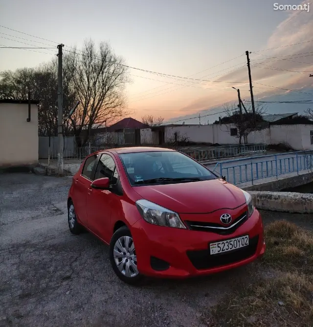 Toyota Yaris 2011 · 1.1 MT