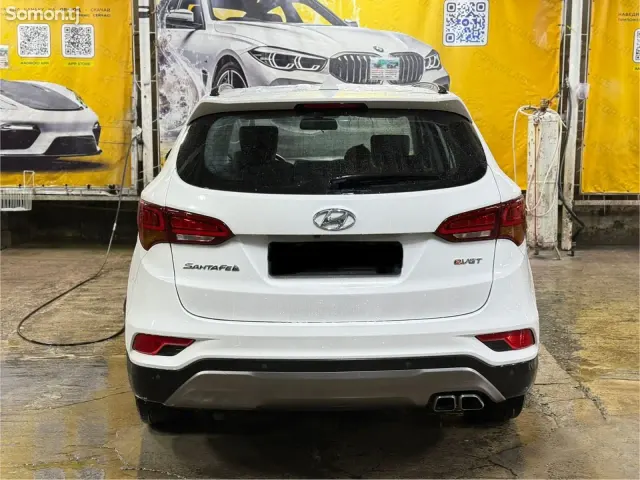 Hyundai Santa Fe 2015 · 2.0 AT