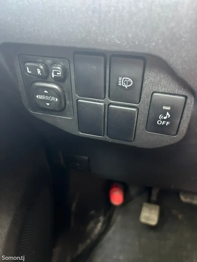 Toyota Prius 2014 · 1.5 AT