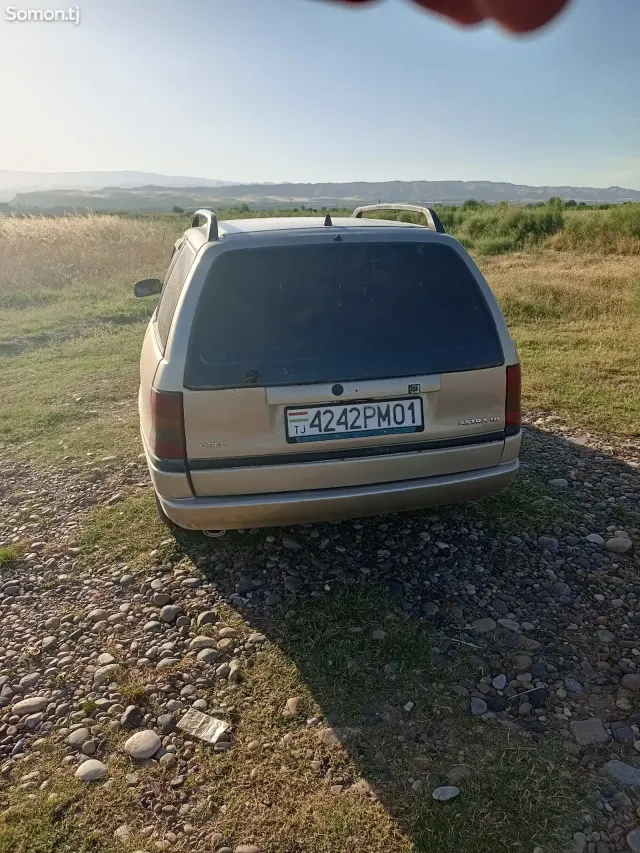 Opel Astra F 1996 · 1.6 MT