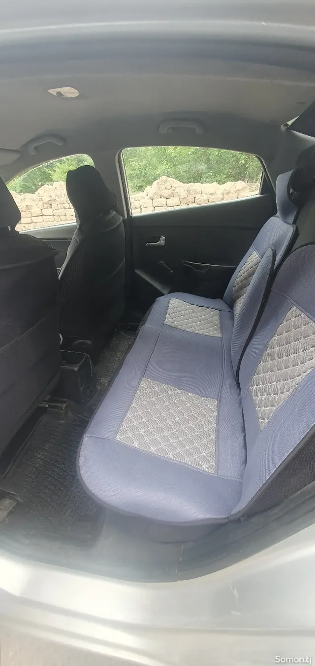Kia Rio 2016 · 1.6 MT