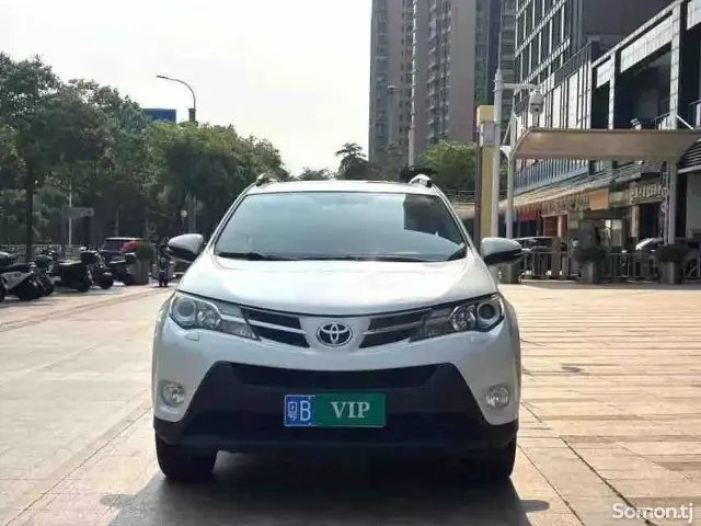 Toyota RAV 4 2015 · 2.5 AT