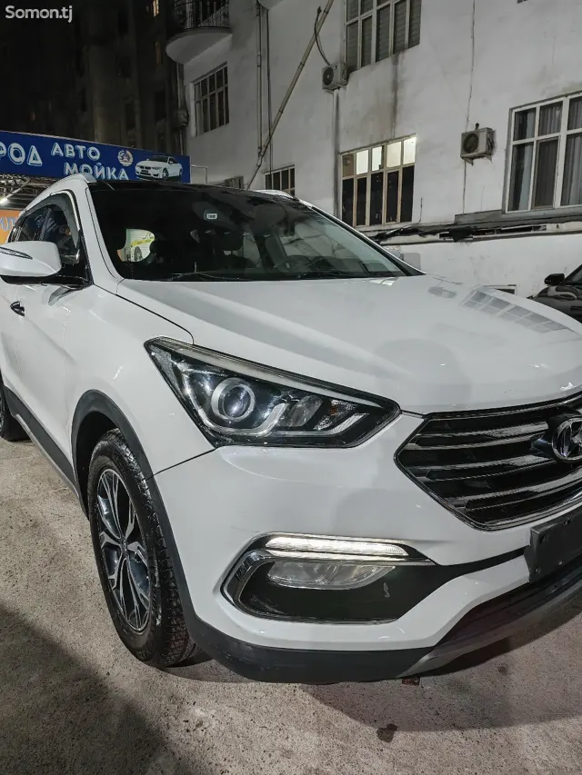 Hyundai Santa Fe 2017 · 2.4 AT