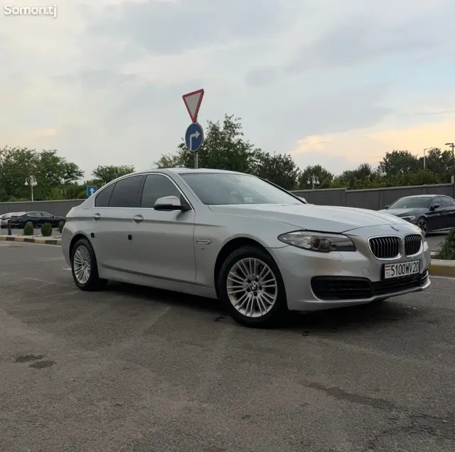 BMW 5 series 2015 · 2.0 AT