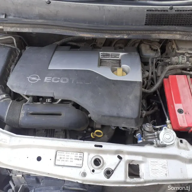 Opel Zafira 2002 · 2.2 AT