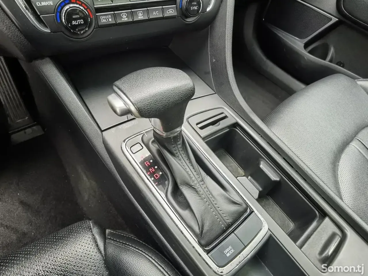 Kia K5 2017 · 2.0 AT