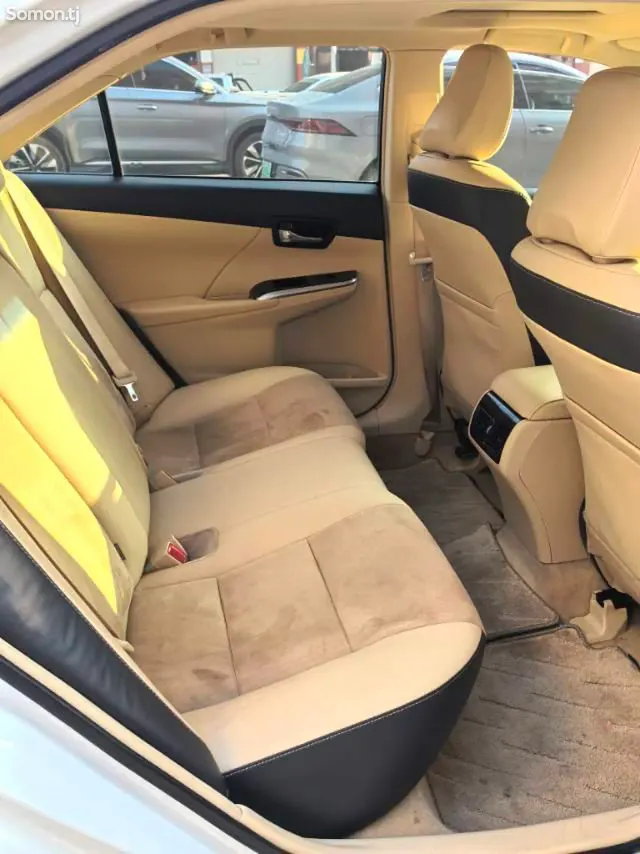 Toyota Camry 2016 · 2.5 AT