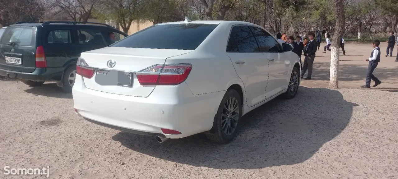 Toyota Camry 2015 · 2.0 AT