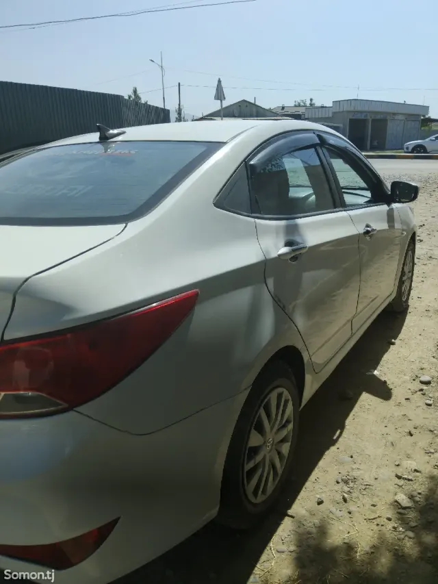 Hyundai Solaris 2014 · 1.4 MT