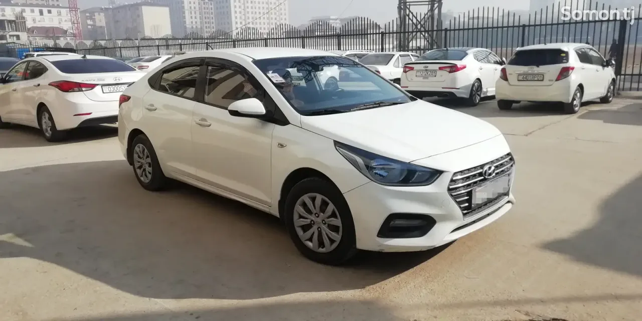 Hyundai Solaris 2018 · 1.4 MT