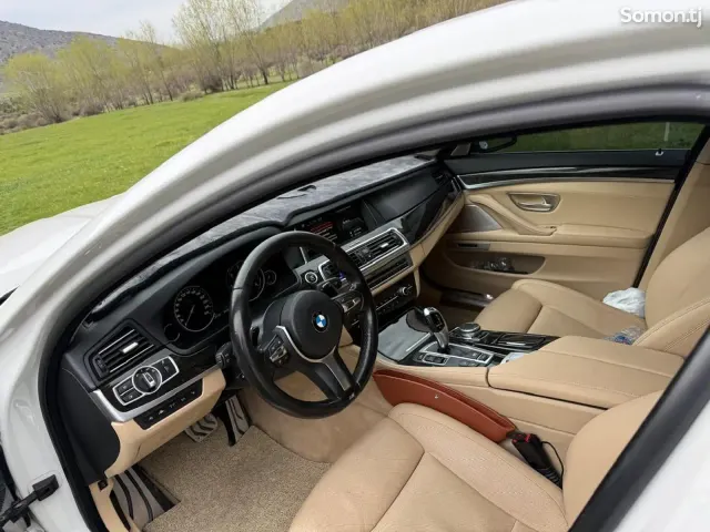 BMW 5 series 2015 · 2.0 AT