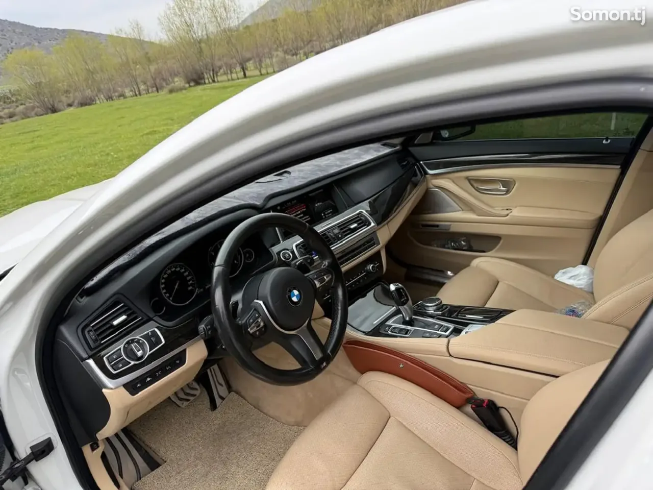 BMW 5 series 2015 · 2.0 AT