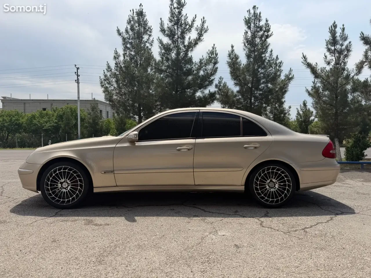 Mercedes-Benz E class 2004 · 2.2 AT