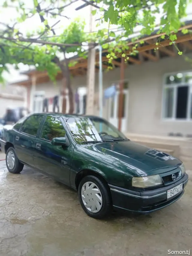 Opel Vectra A 1995 · 1.6 MT