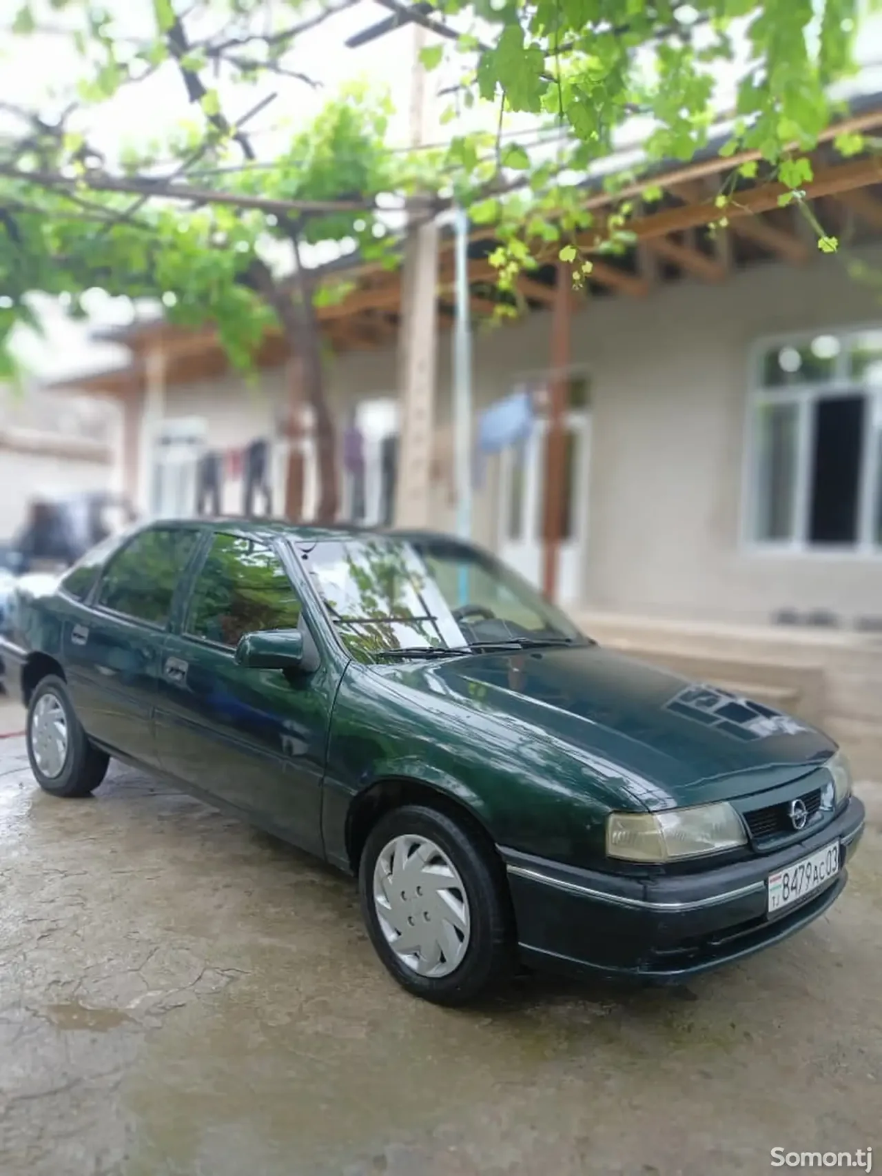 Opel Vectra A 1995 · 1.6 MT