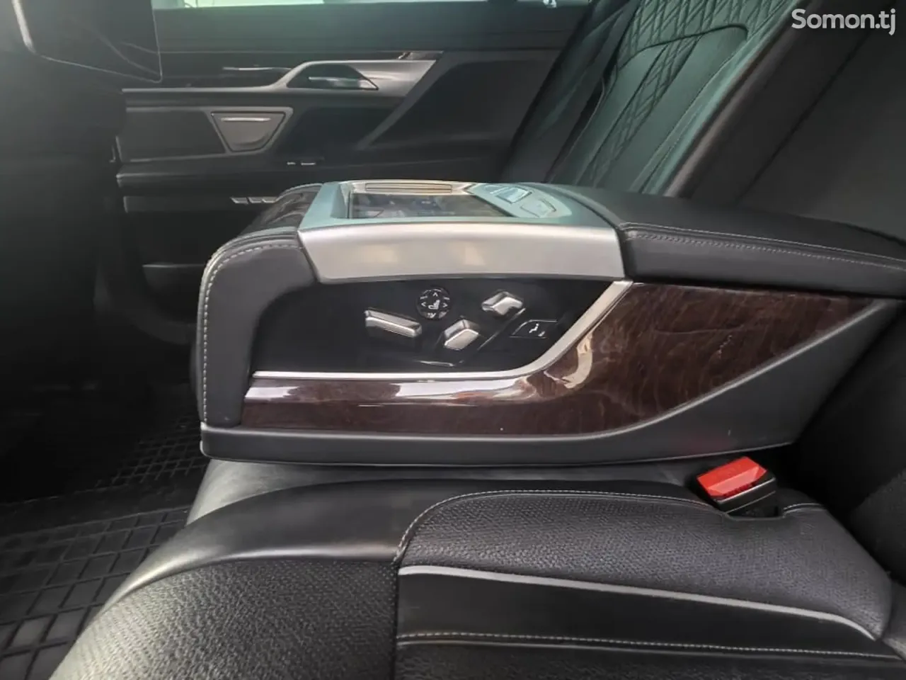 BMW 7 series 2017 · 3.0 AT