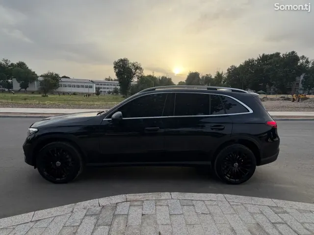 Mercedes-Benz GLC class 2025 · 3.0 AT