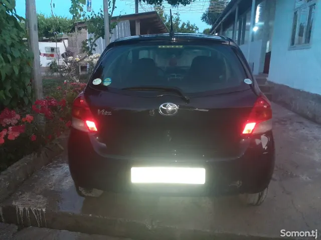 Toyota Vitz 2008 · 1.1 AT