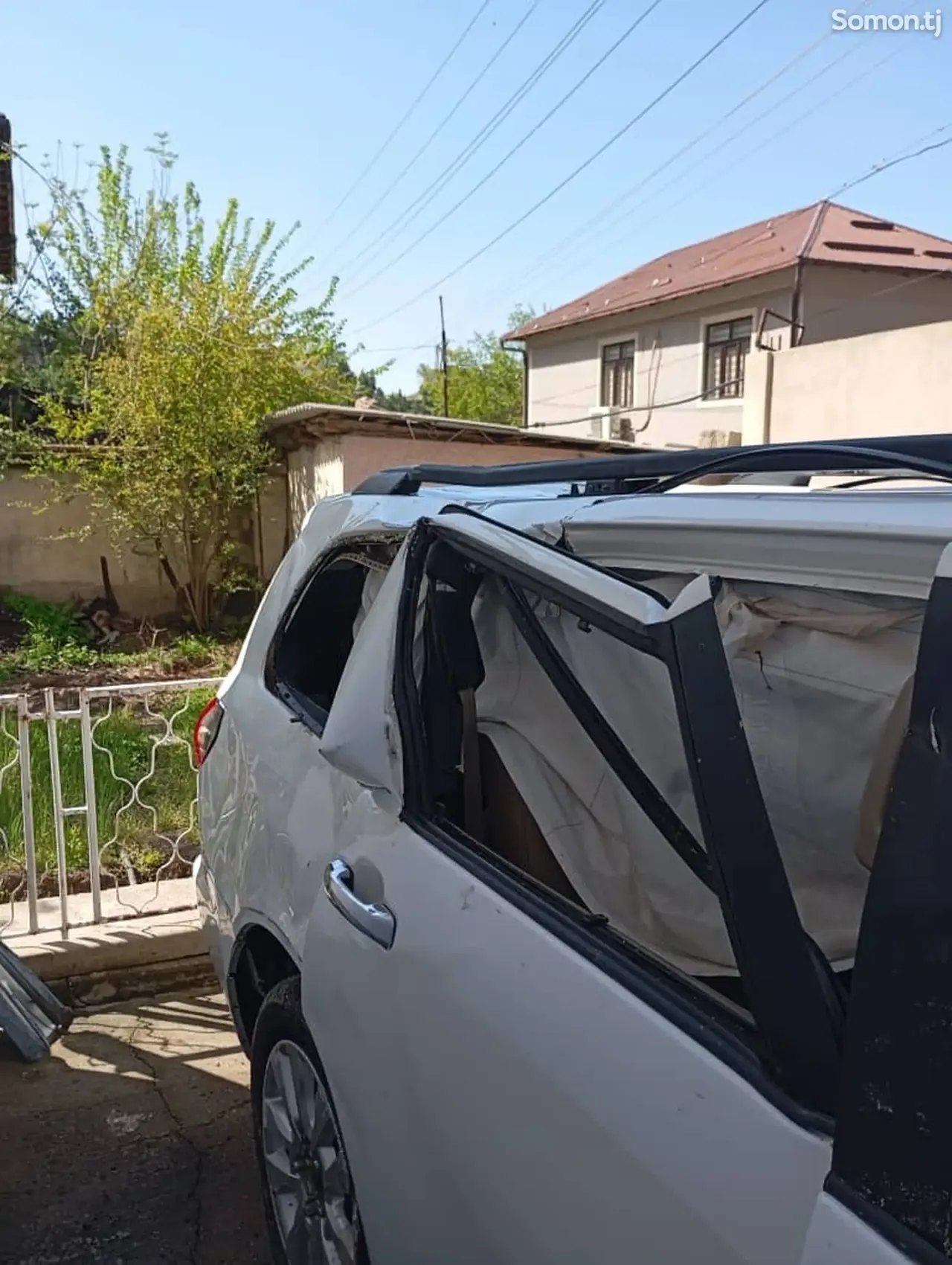 Toyota Sequoia 2013 · 5.7 AT