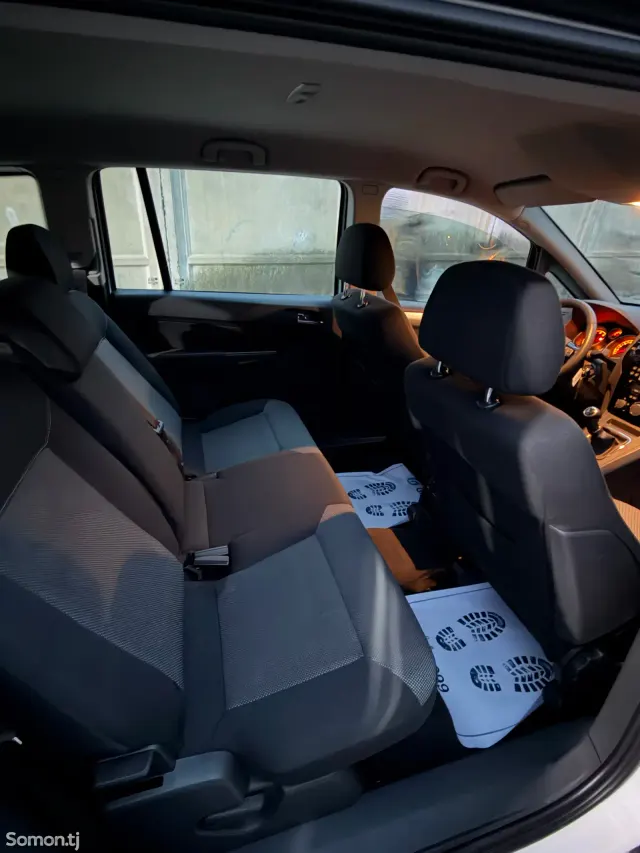 Opel Zafira 2014 · 1.8 MT