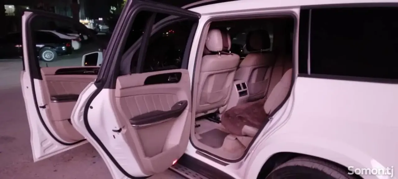 Mercedes-Benz GL class 2014 · 4.5 AT