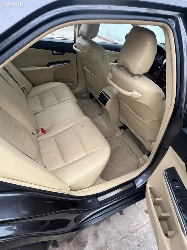 Toyota Camry 2015 · 2.5 AT