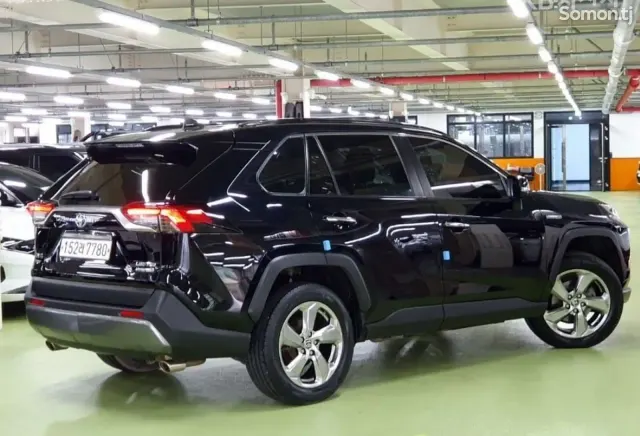 Toyota RAV 4 2020 · 2.5 AT