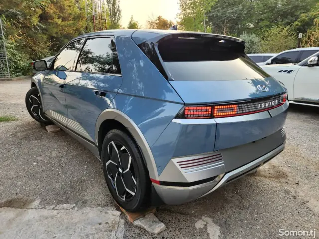 Hyundai IONIQ 2025 · AT