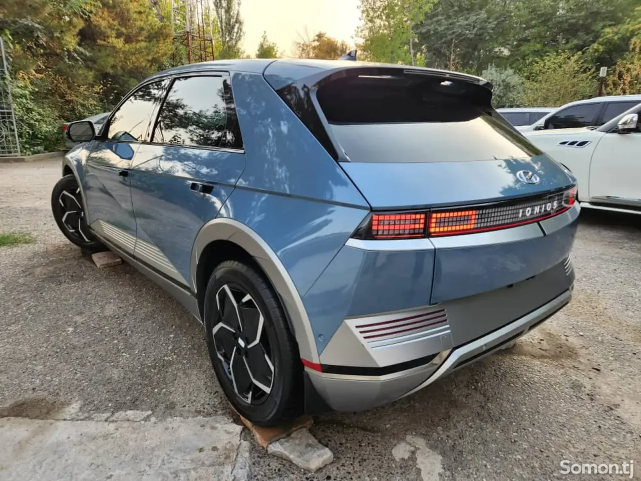 Hyundai IONIQ 2025 · AT