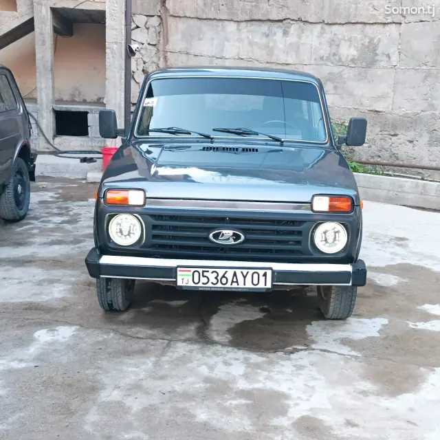 Lada (ВАЗ) Нива 1999 · 1.6 MT
