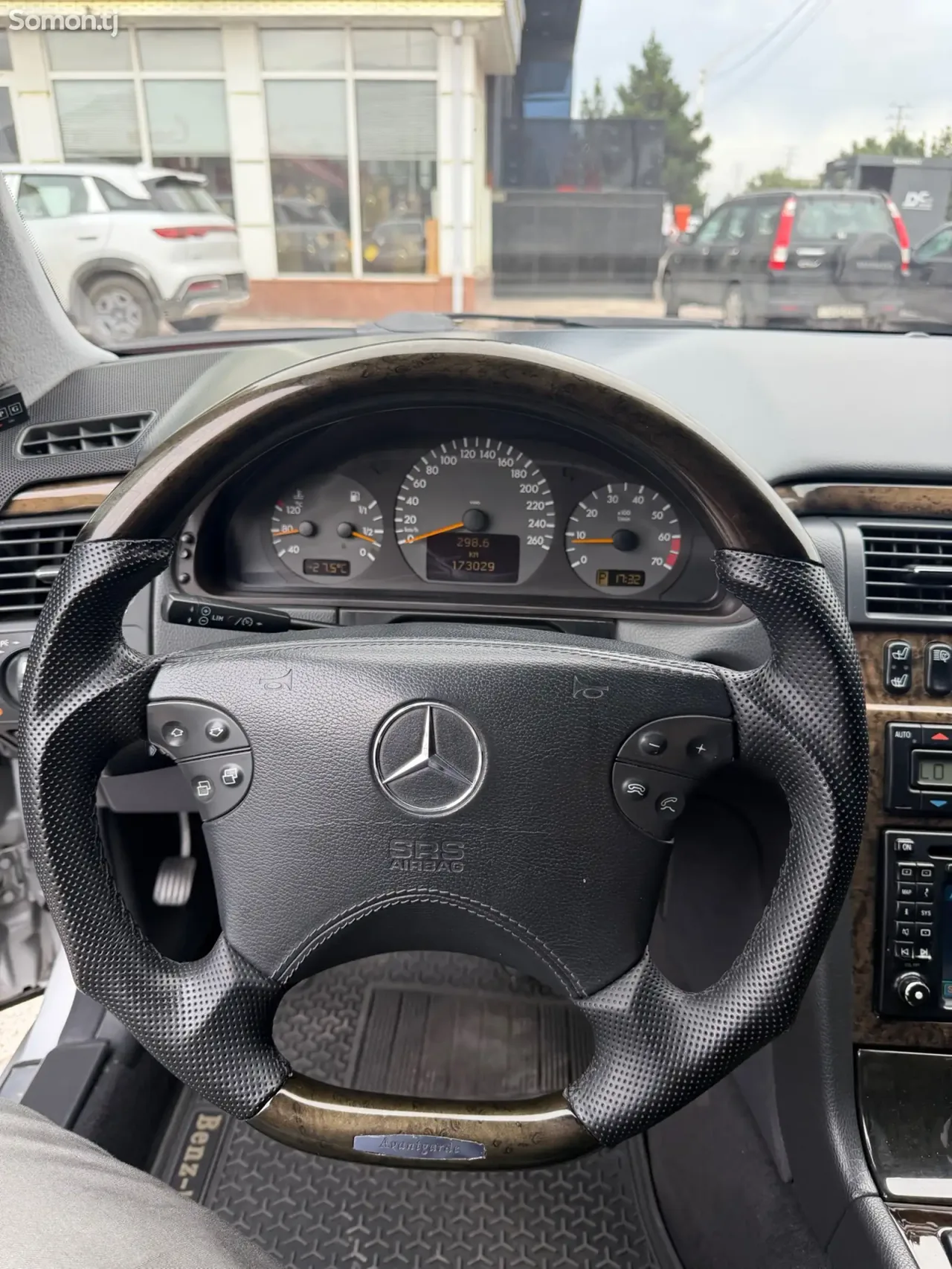 Mercedes-Benz E class 2001 · 2.4 AT