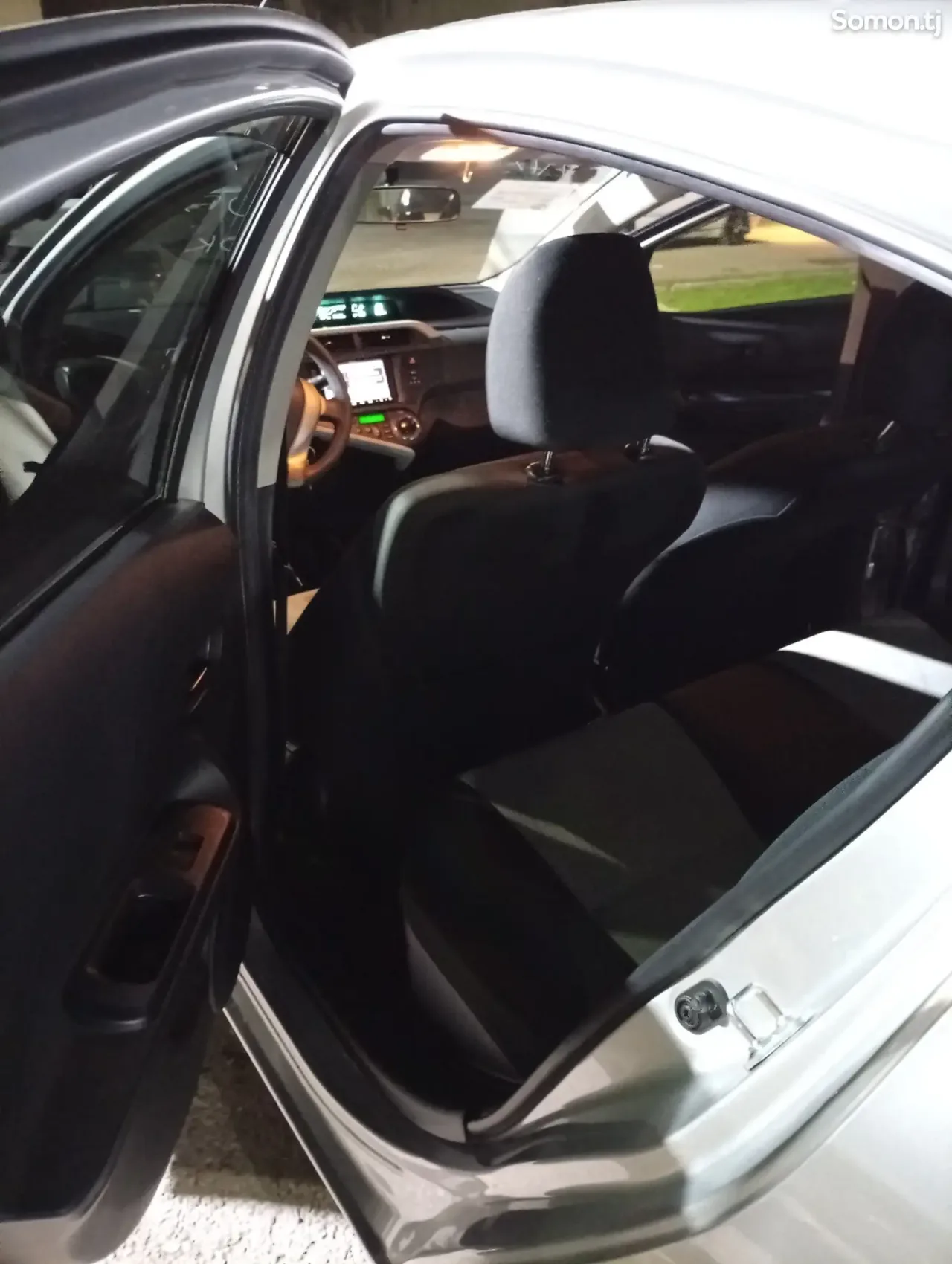 Toyota Aqua 2014 · 1.5 AT