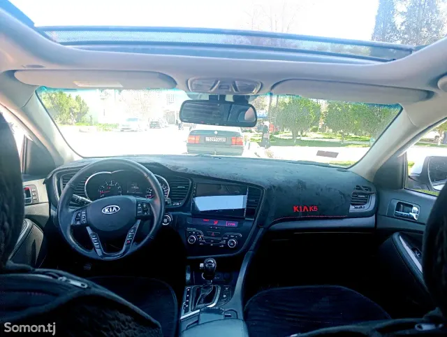 Kia K5 2011 · 2.0 AT