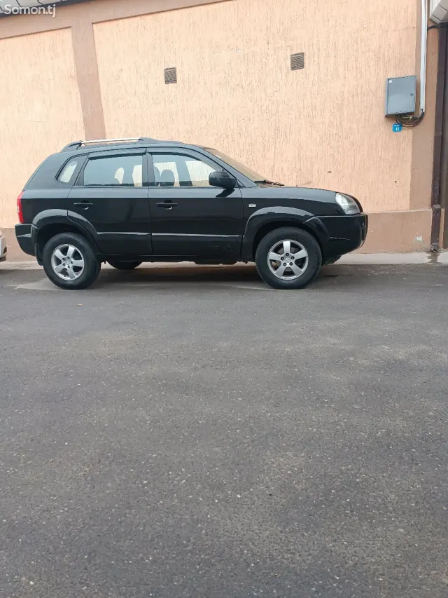 Hyundai Tucson 2006 · 2.0 AT