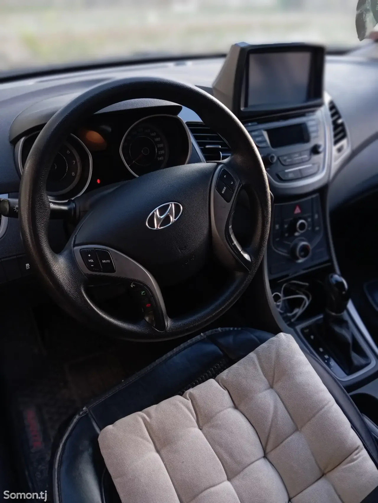 Hyundai Avante 2014 · 1.6 AT