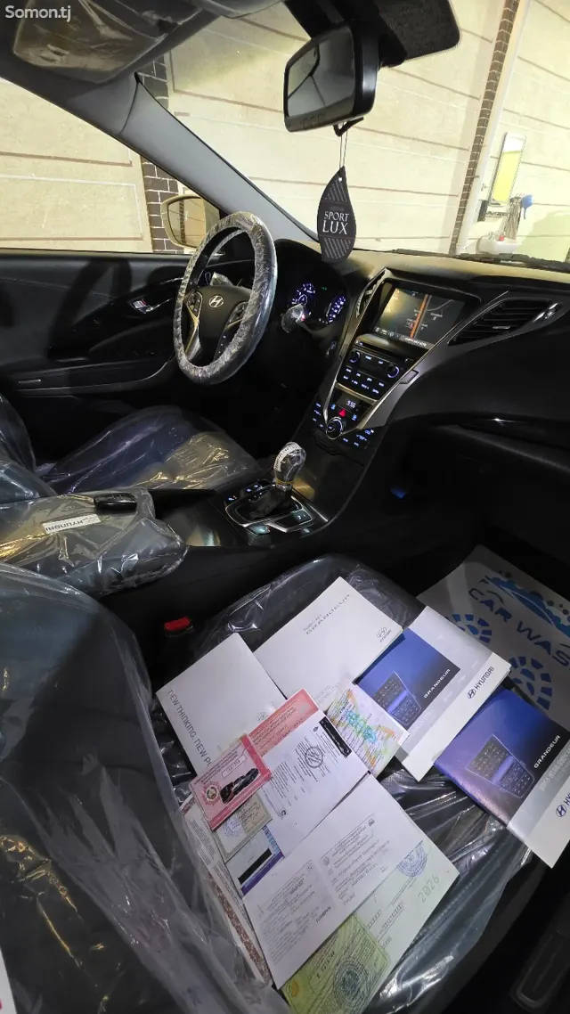 Hyundai Grandeur 2014 · 2.4 AT