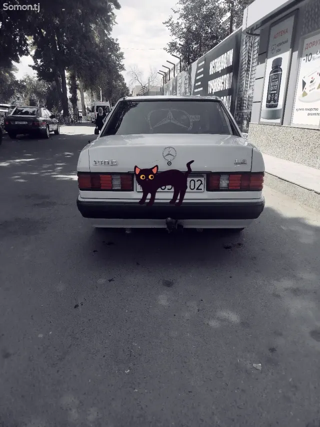 Mercedes-Benz W201 1992 · 1.8 MT