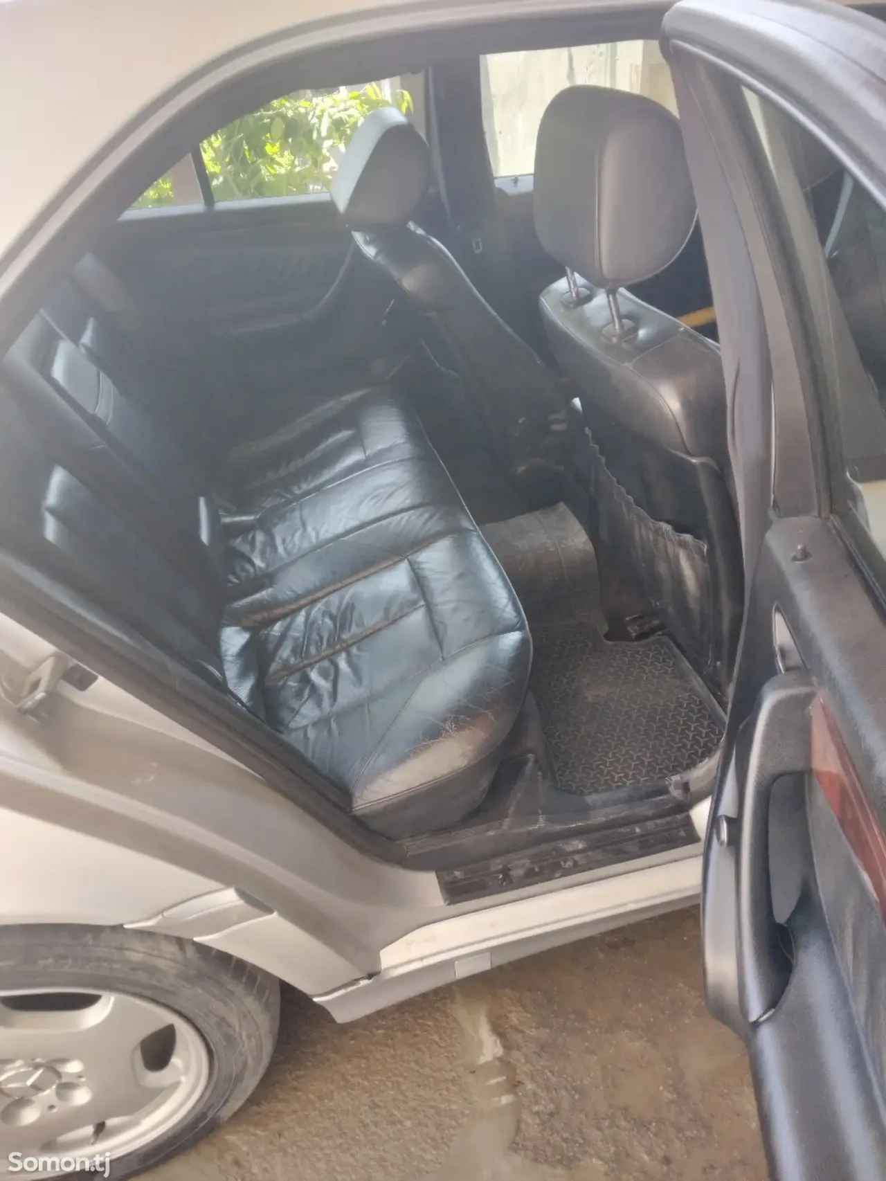 Mercedes-Benz C class 1996 · 2.5 AT