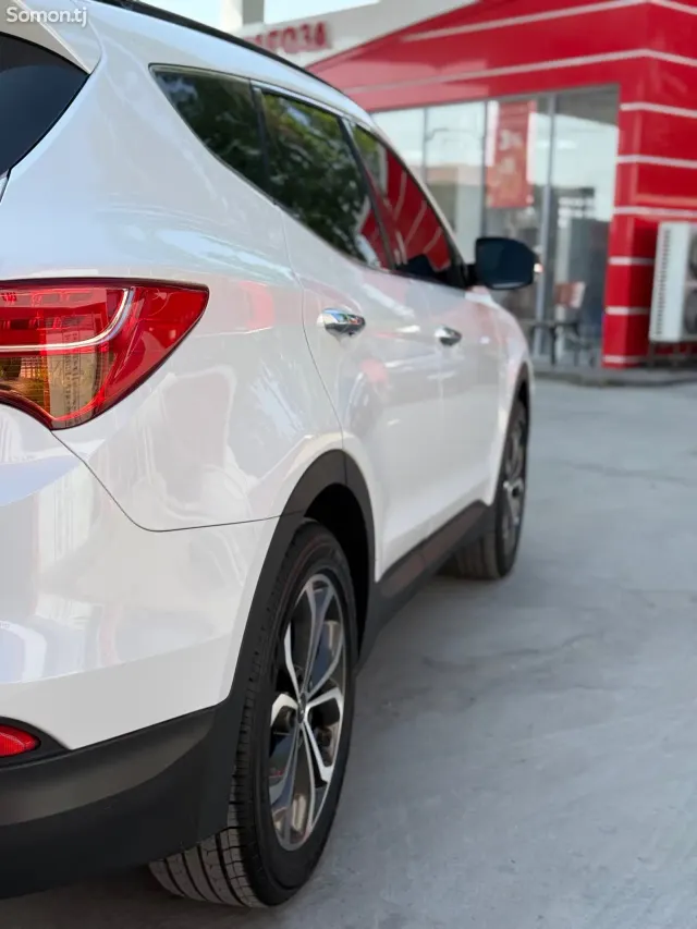 Hyundai Santa Fe 2015 · 2.0 AT