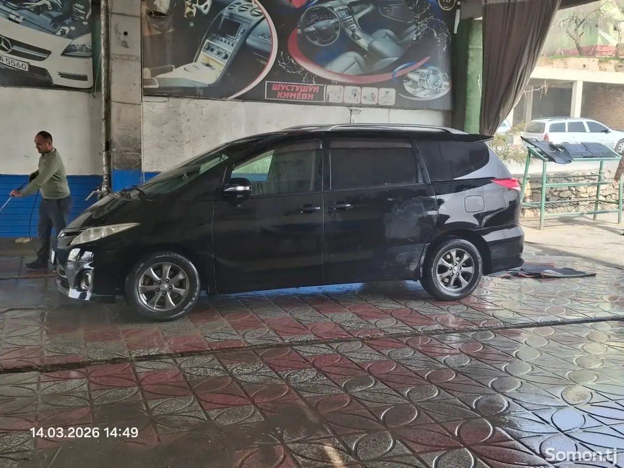 Toyota Estima 2010 · 2.4 AT